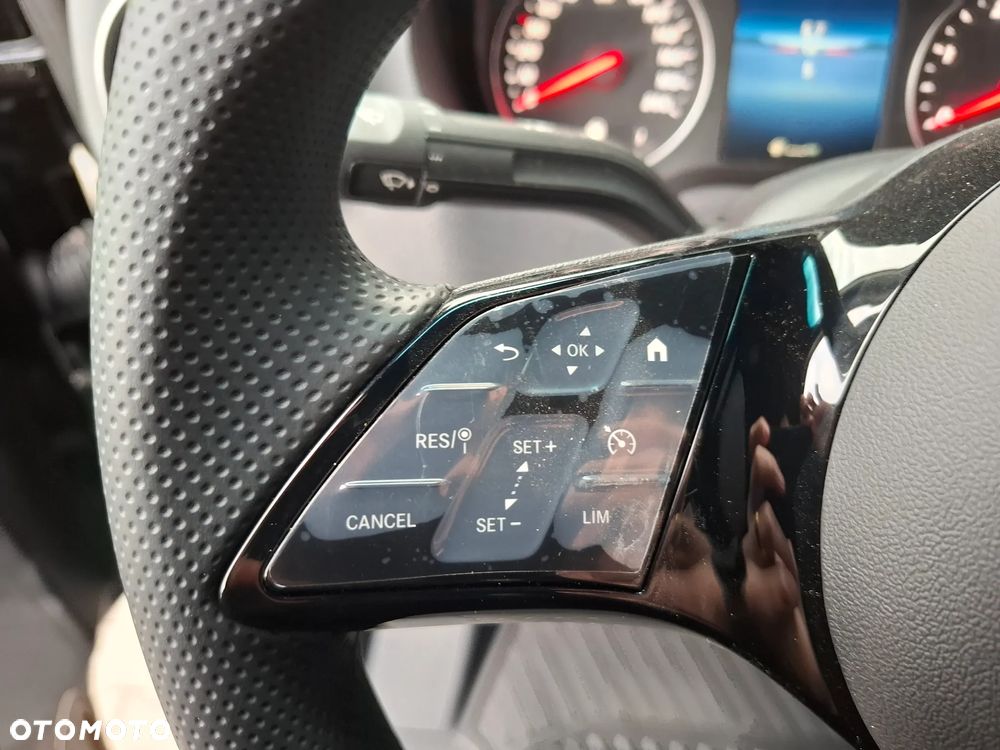 Mercedes-Benz Sprinter - 13