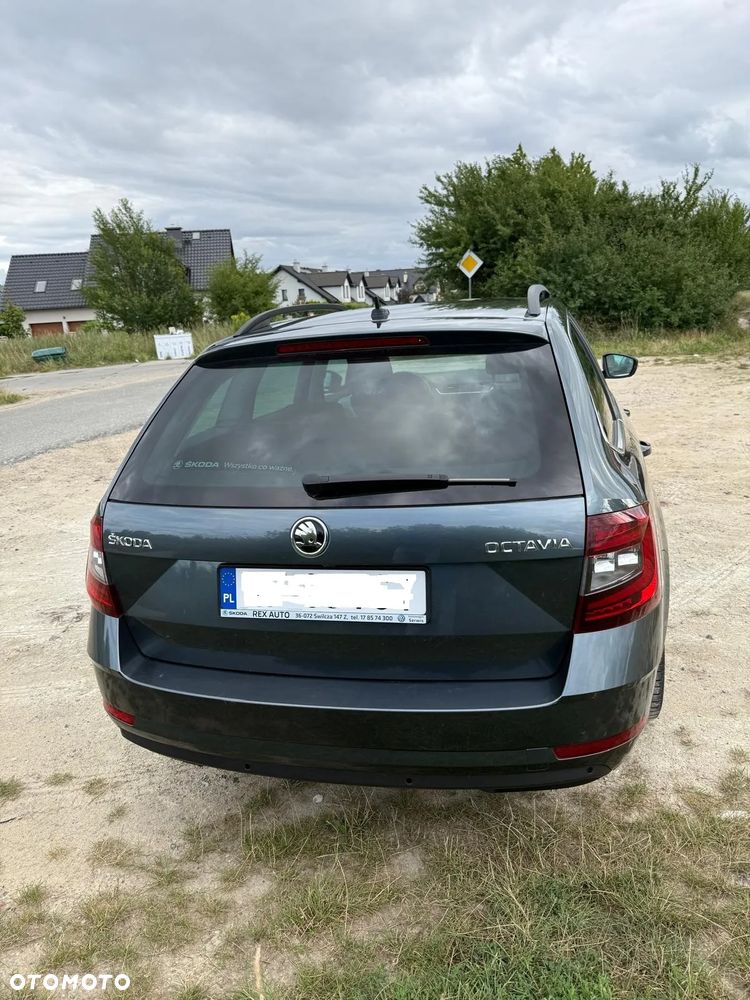 Skoda Octavia 2.0 TDI Style DSG - 6