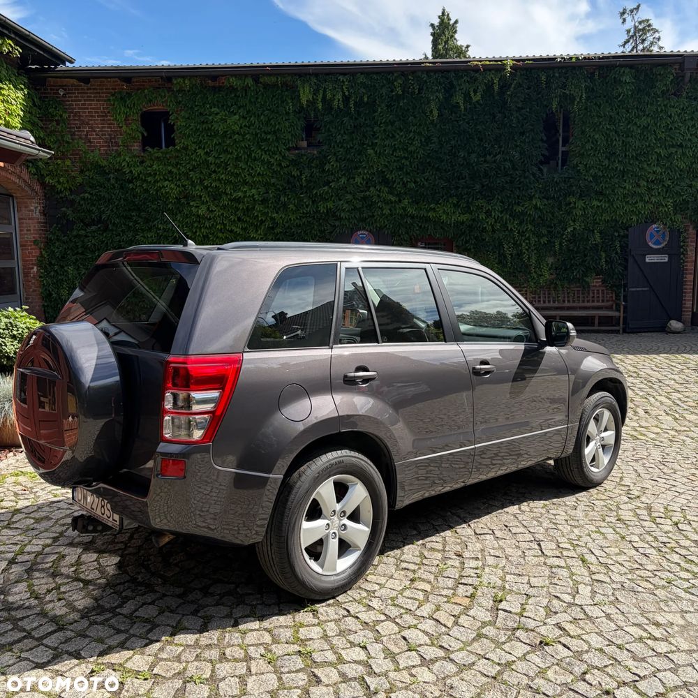 Suzuki Grand Vitara 2.0 - 9