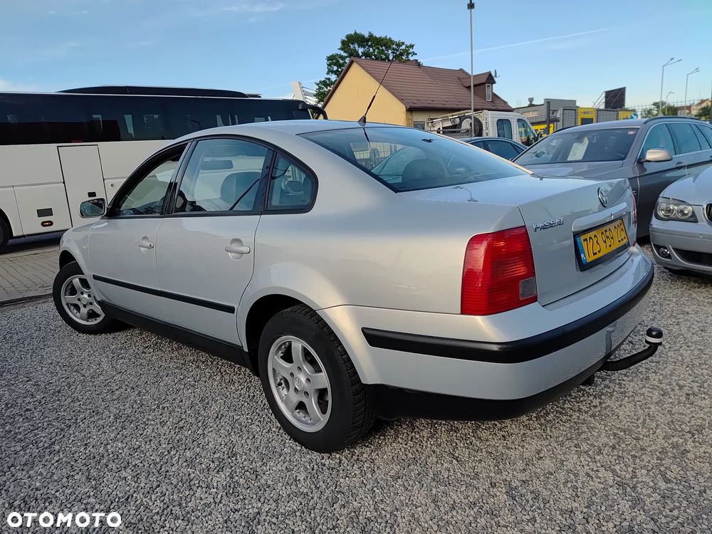 Volkswagen Passat 1.8 - 2