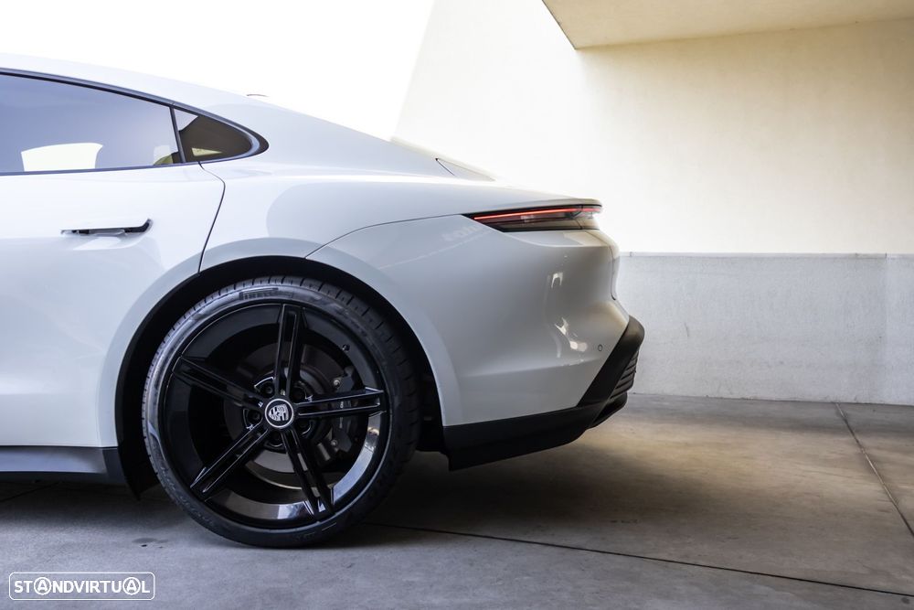 Porsche Taycan Bateria Performance Plus - 11