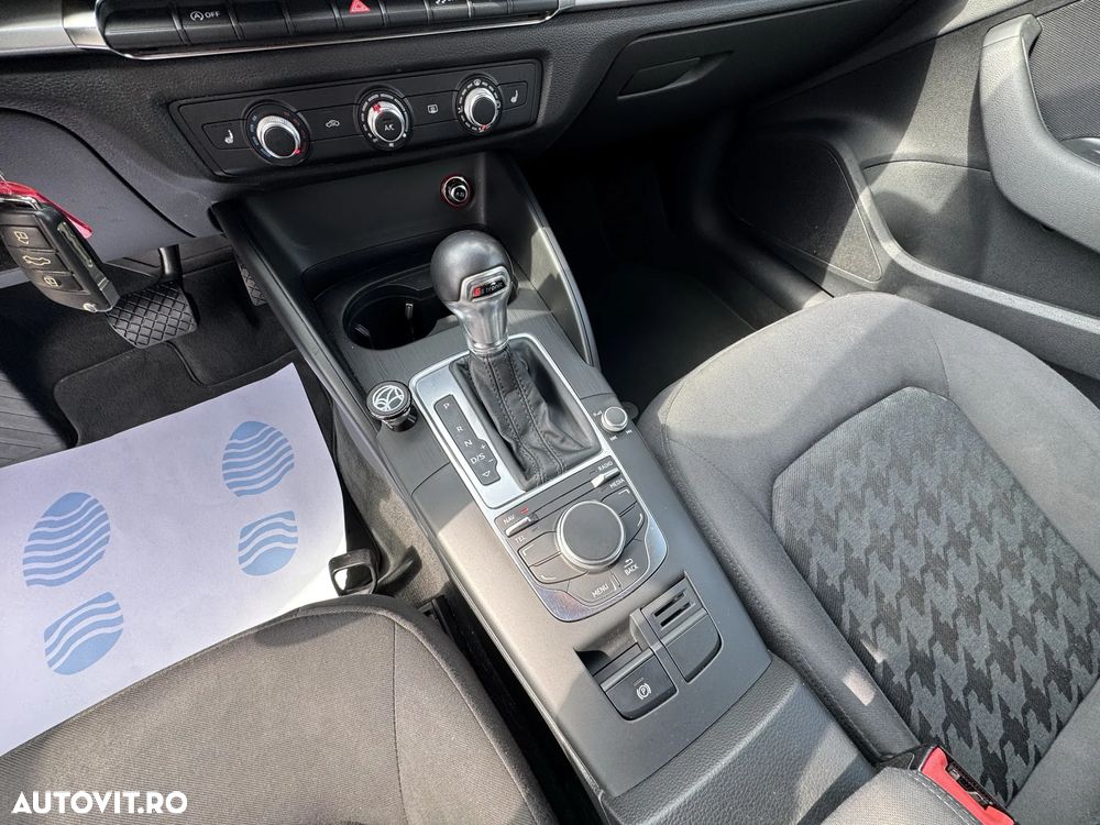 Audi A3 1.6 TDI S tronic Ambiente - 26