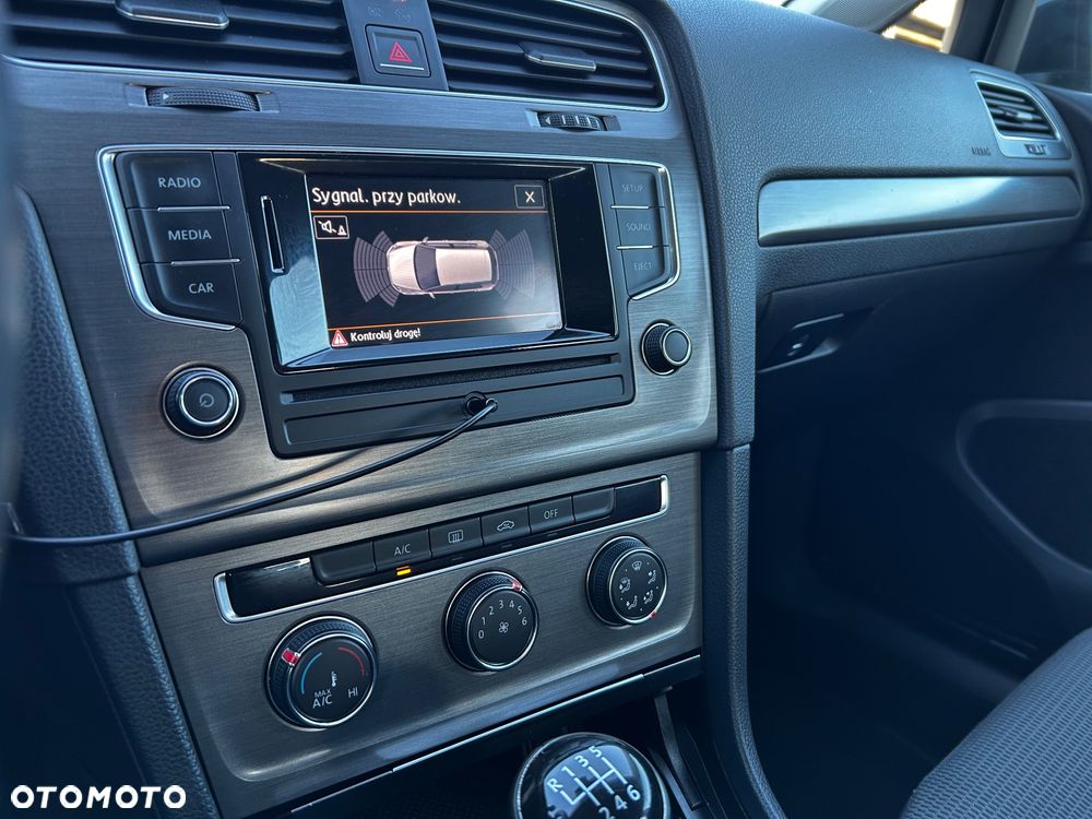 Volkswagen Golf 1.4 TSI BMT Comfortline - 26