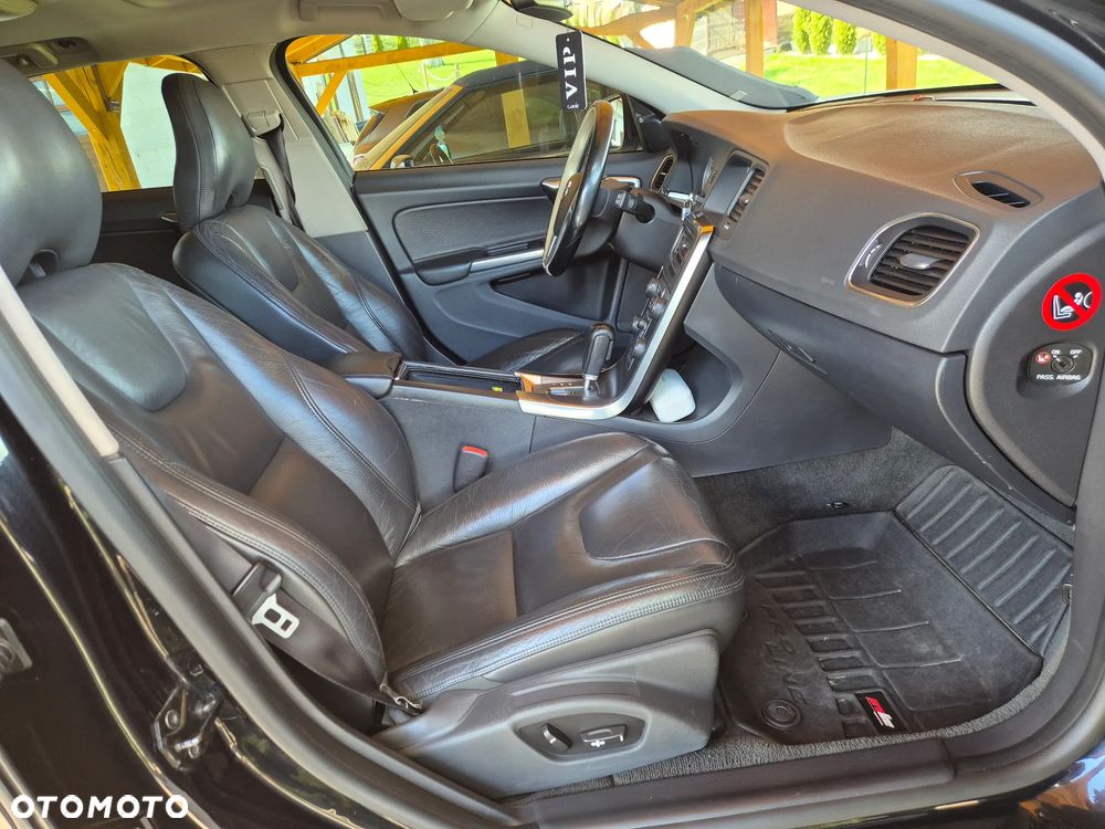 Volvo V60 D3 Summum - 36