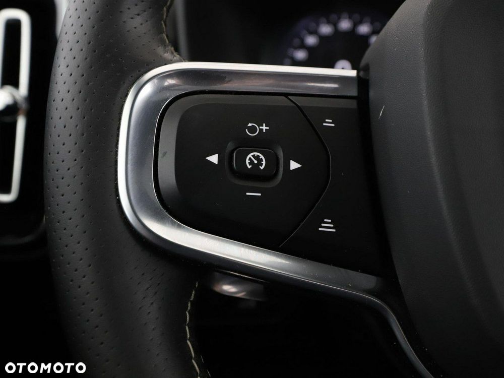 Volvo XC 40 T3 Geartronic RDesign - 35