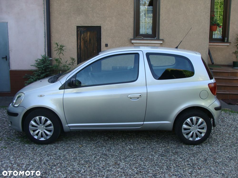 Toyota Yaris 1.0 Sol - 2