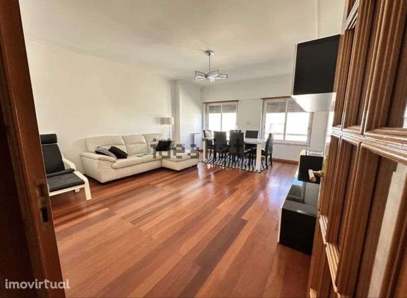 Prior Velho- T3-parqueamento e arrecadacao, cozinha equipada, suite - Grande imagem: 4/8