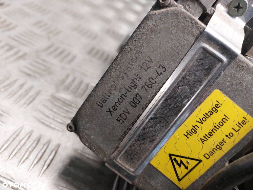 LAMPA LEWY PRAWY XENON V40 I LIFT30899885 30899884 - 8