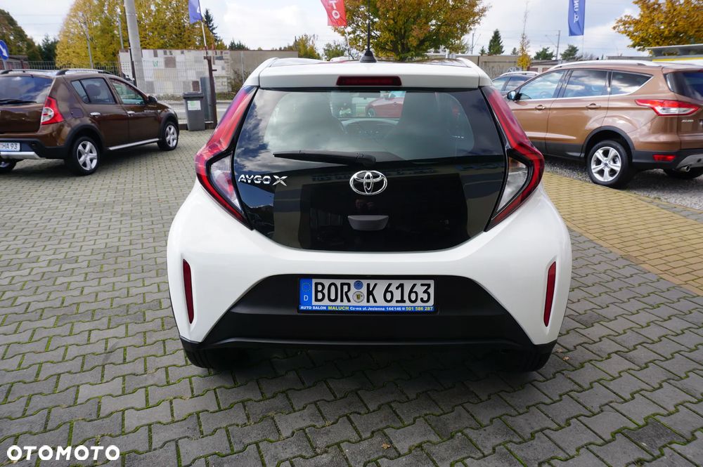 Toyota Aygo X 1.0 VVT-i Executive CVT - 8
