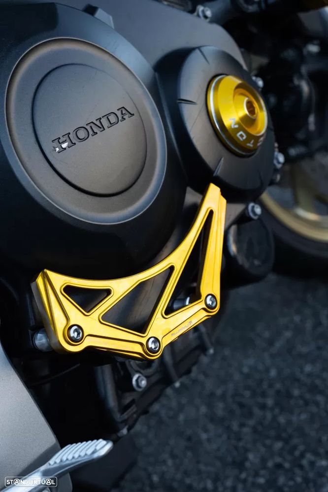 Honda CB CB1000R - 12
