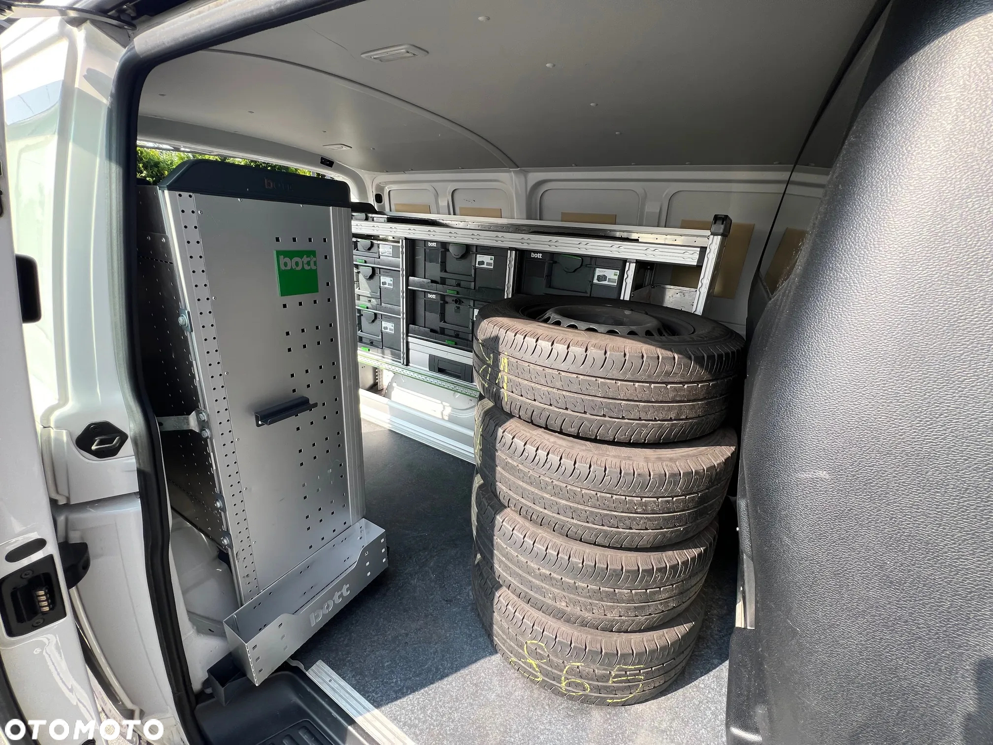 Volkswagen Transporter - 24