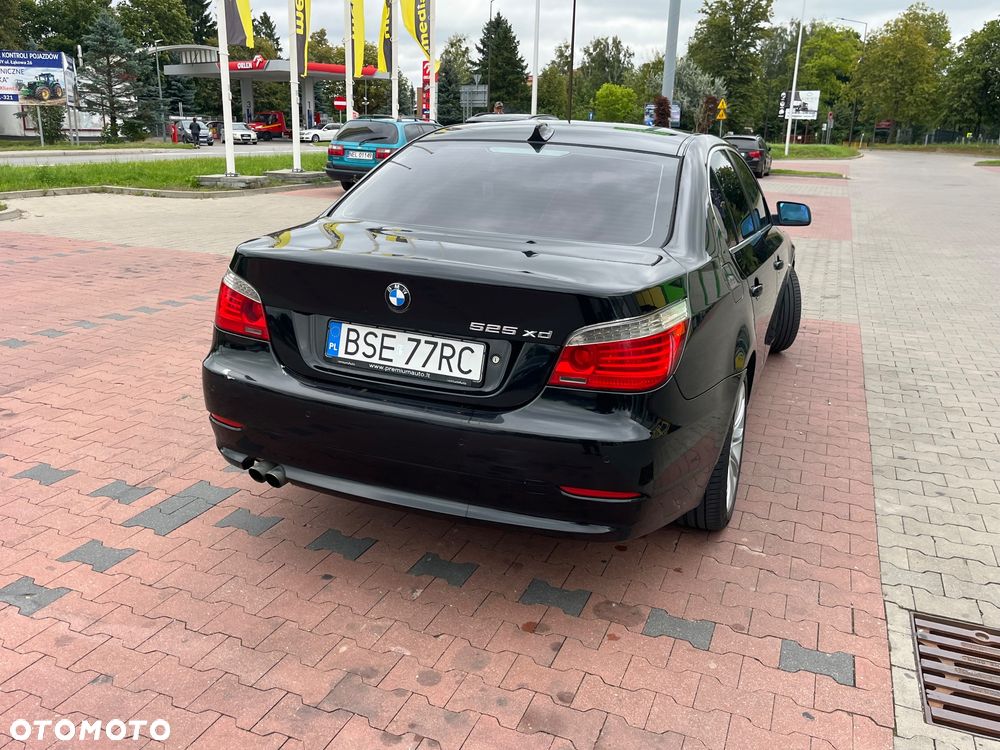 BMW Seria 5 525d xDrive - 9