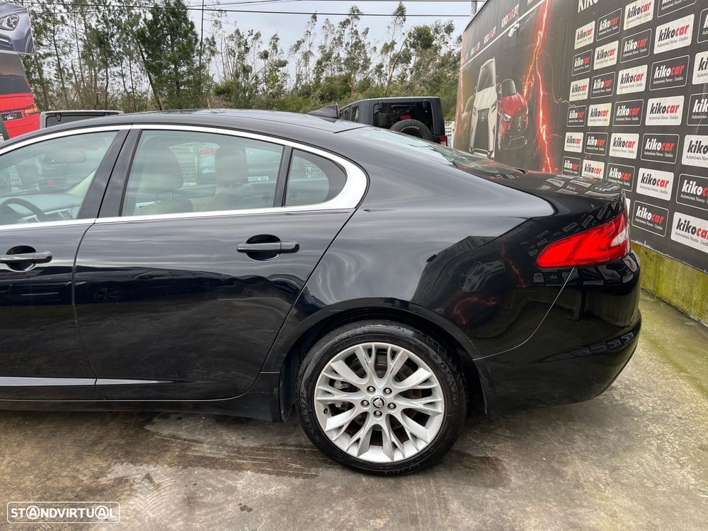 Jaguar XF 2.2 D Luxury - 10