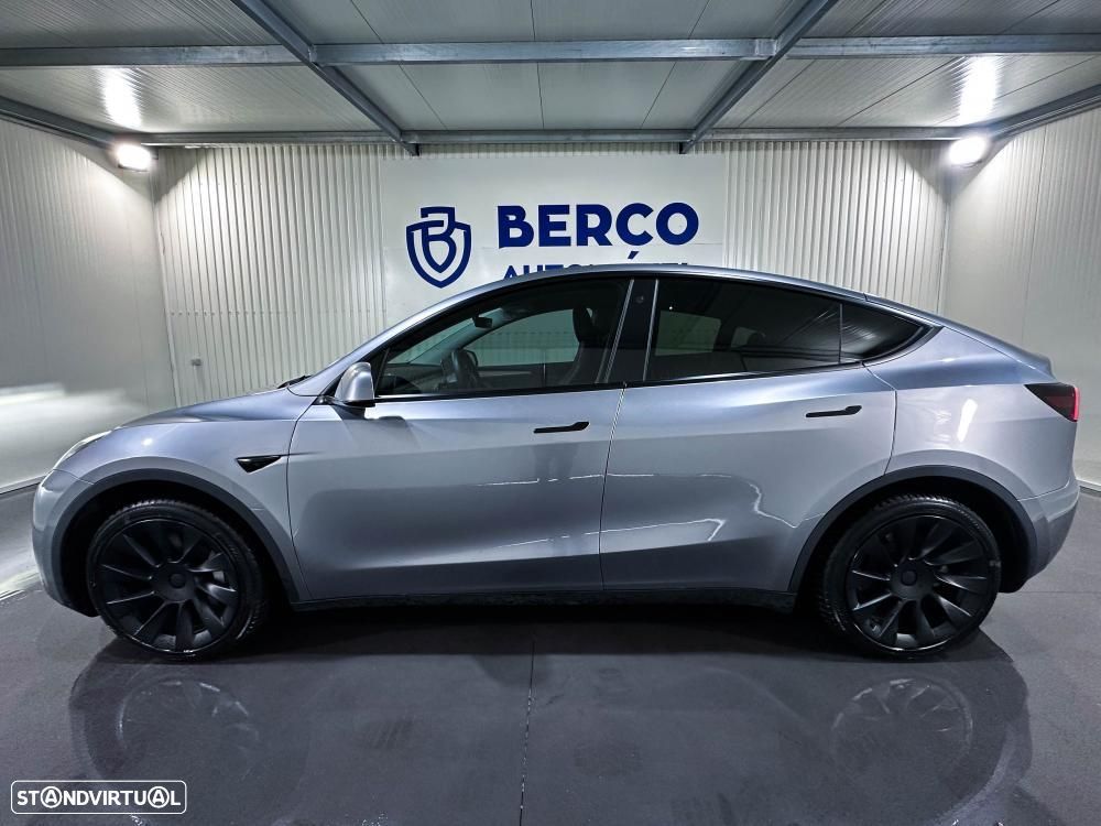 Tesla Model Y Long Range Dual Motor AWD - 13