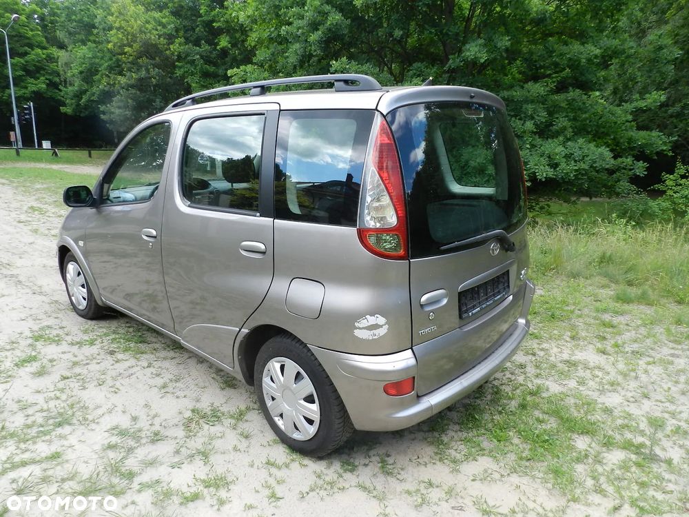 Toyota Yaris Verso 1.3 Automatik Sol - 4