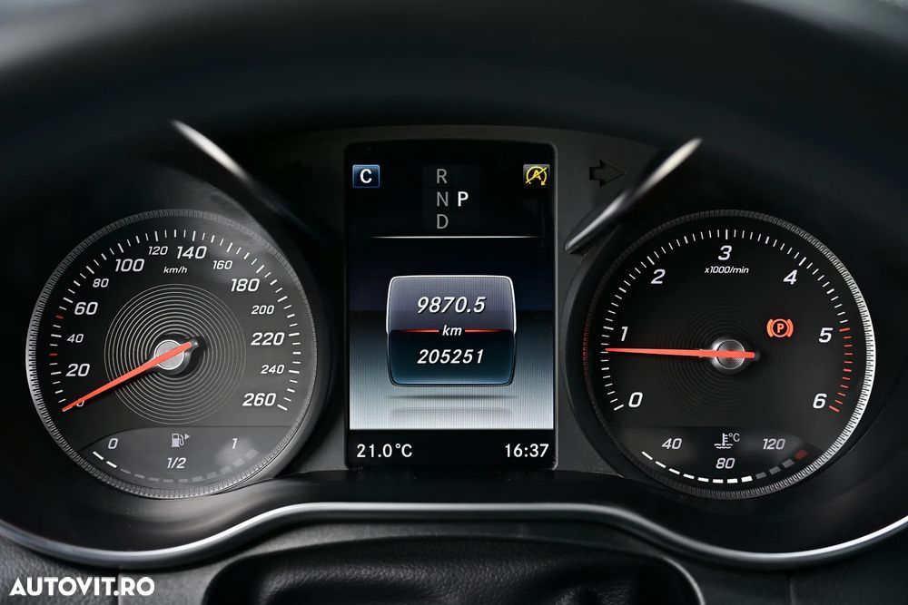Mercedes-Benz GLC 250 d 4MATIC 9G-TRONIC AMG Line - 37