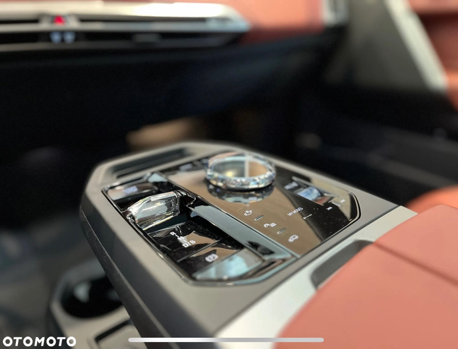 BMW iX - 17