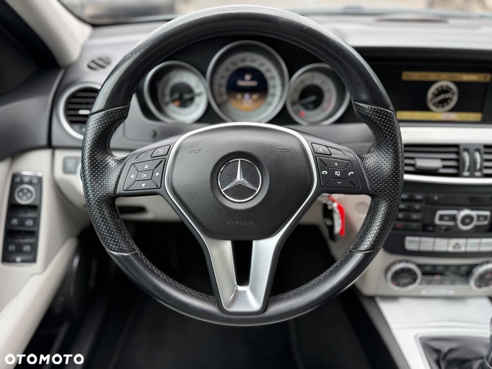 Mercedes-Benz Klasa C 180 CGI BlueEff Avantgarde - 6