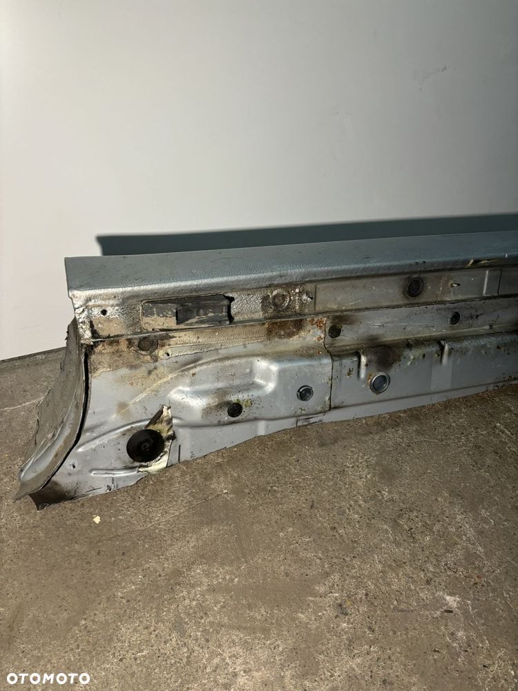 Próg prawy/lewy sedan/kombi 04-11 Audi A6 C6 - 6