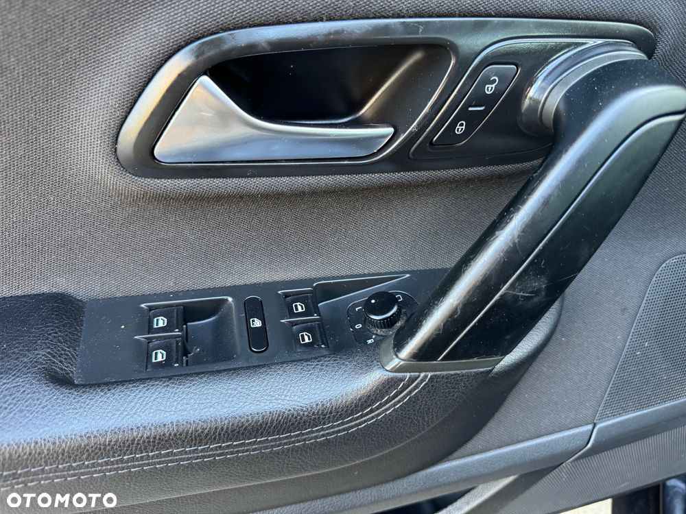 Volkswagen Passat CC ver-1-4-tsi - 32