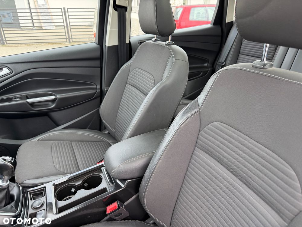 Ford Kuga 2.0 TDCi 4x2 Titanium - 22