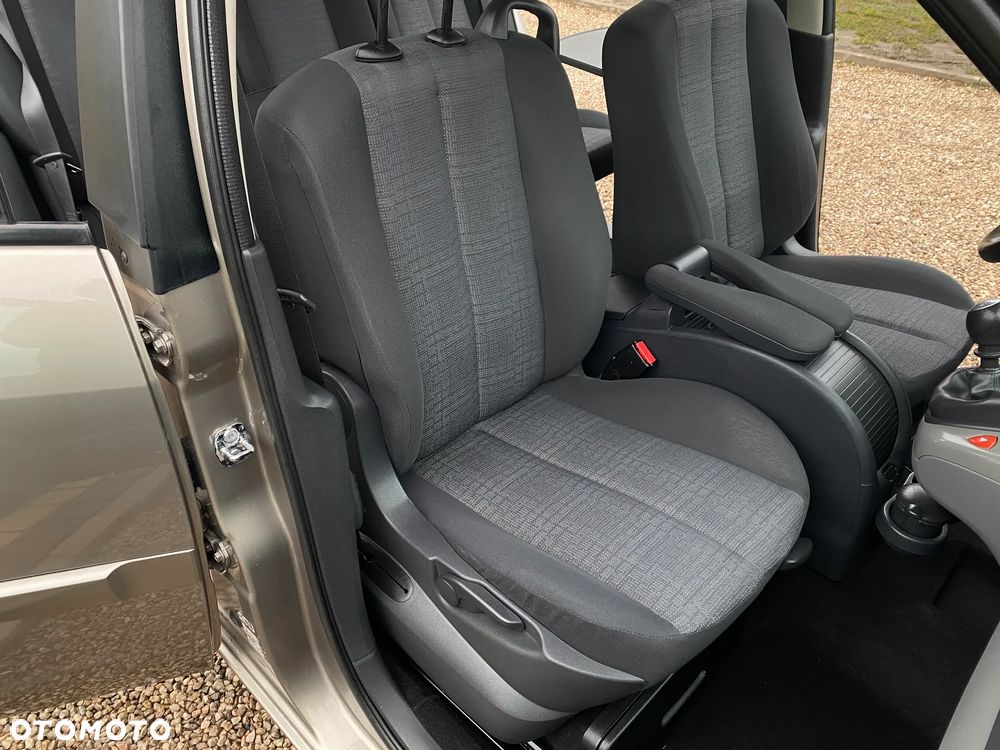 Renault Scenic 1.6 16V Dynamique - 32