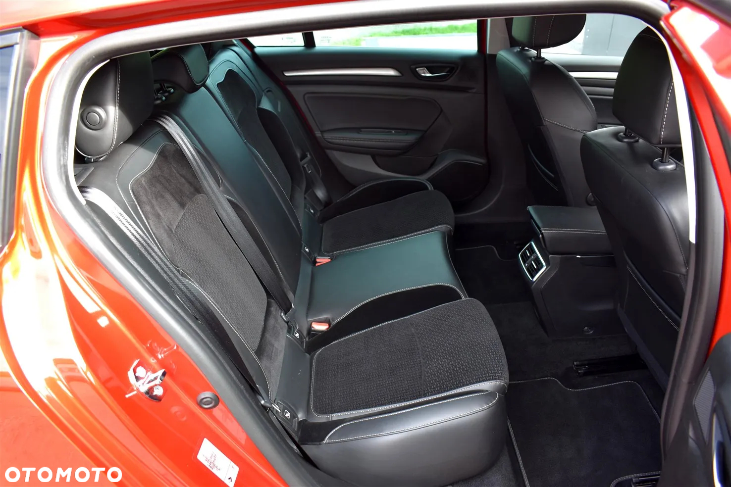 Renault Megane ENERGY TCe 130 EDC BOSE EDITION - 18