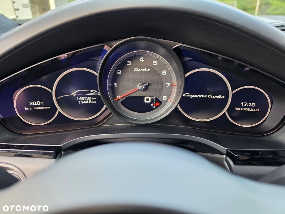 Porsche Cayenne Turbo - 10