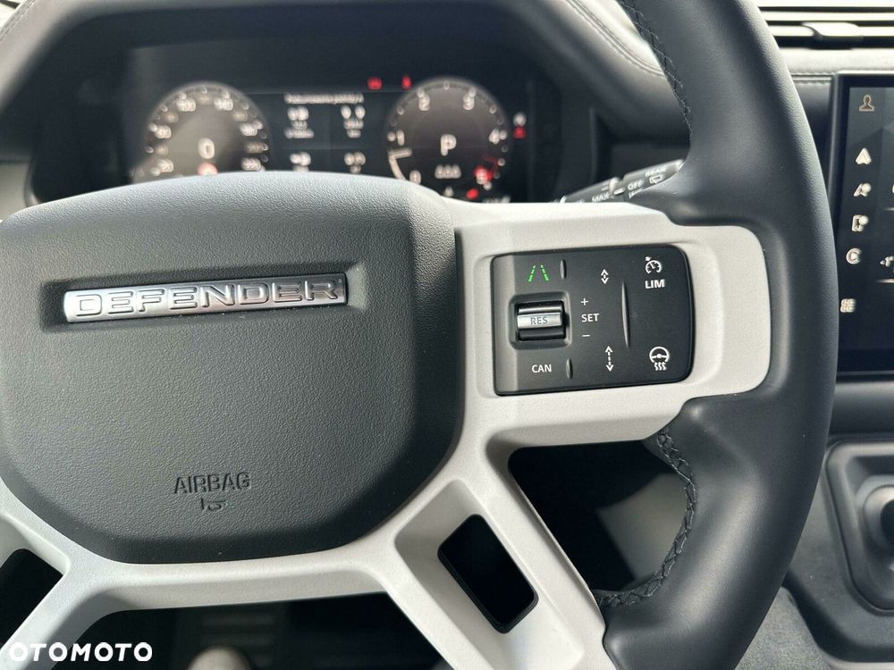 Land Rover Defender - 18
