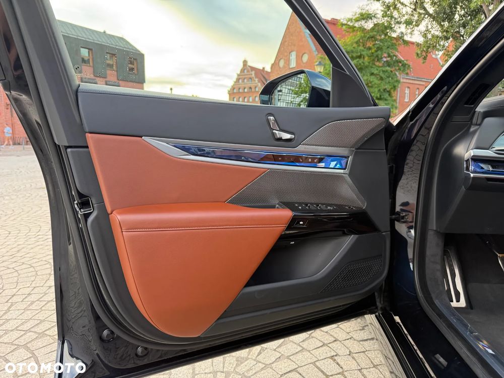 BMW Seria 7 740d xDrive mHEV sport - 13