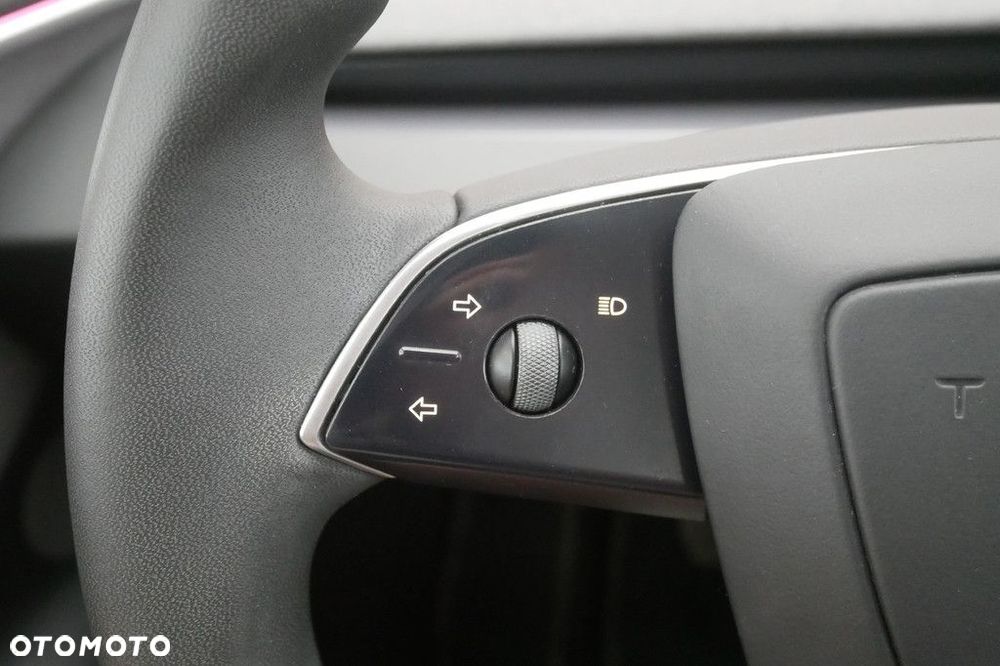 Tesla Model 3 - 30
