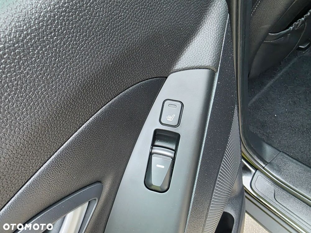 Hyundai ix35 1.7 CRDi Premium 2WD - 22