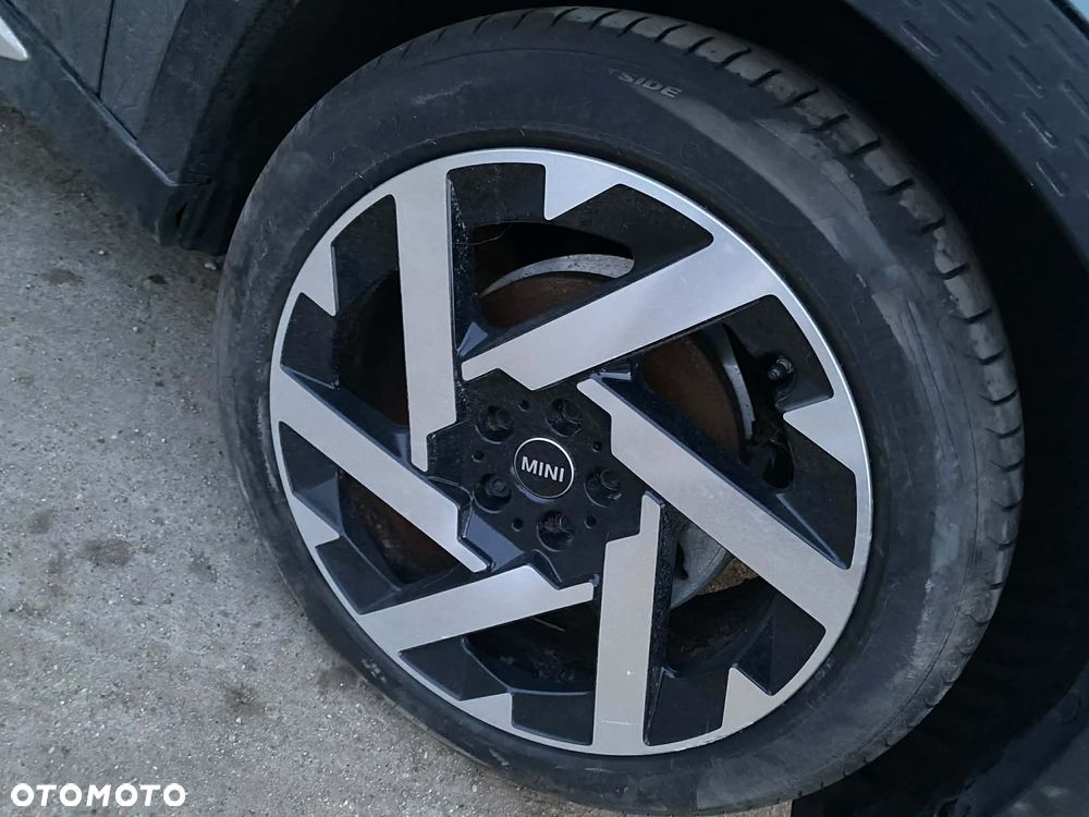 MINI Countryman E Essential Trim - 16