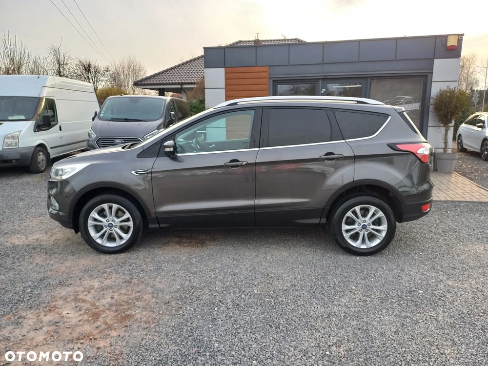 Ford Kuga 1.5 TDCi 2x4 Titanium - 4