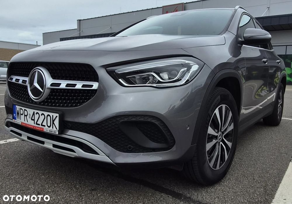 Mercedes-Benz GLA 200 Business Edition - 1