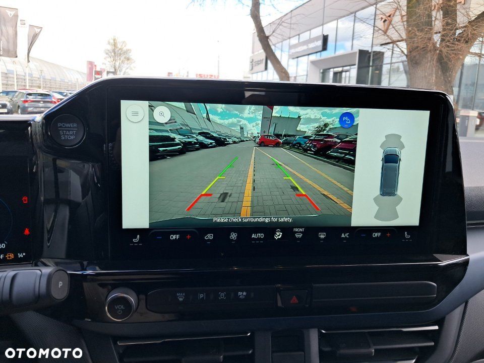 Ford Tourneo Custom - 28