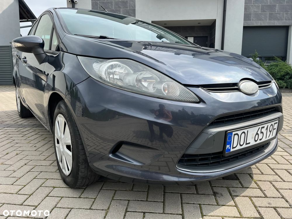 Ford Fiesta 1.6 TDCI SYNC Edition - 9