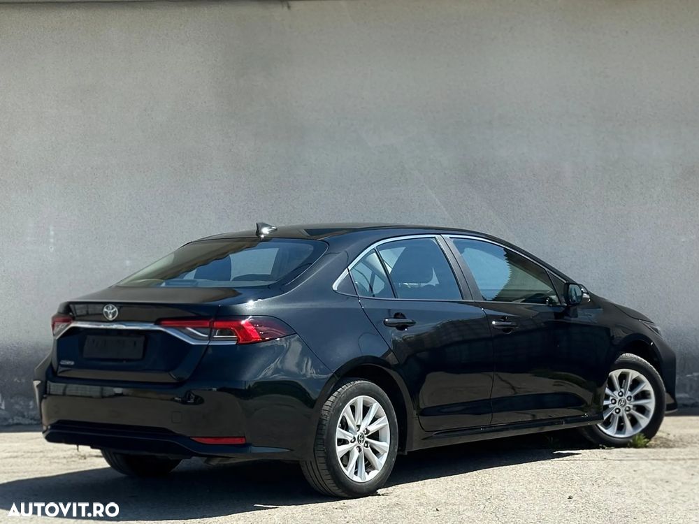 Toyota Corolla 1.8 Business Edition - 3