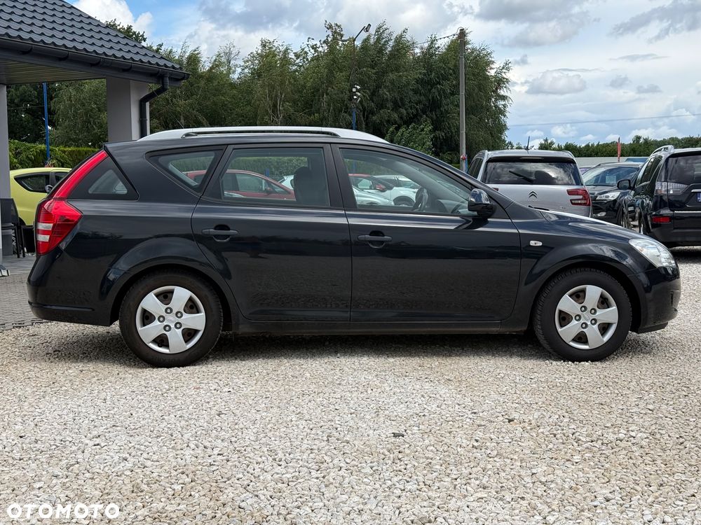 Kia Ceed 1.6 L - 12