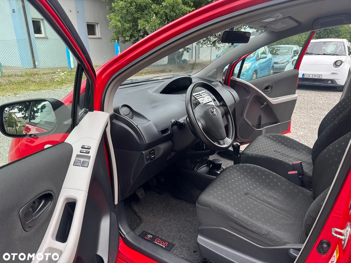 Toyota Yaris - 14