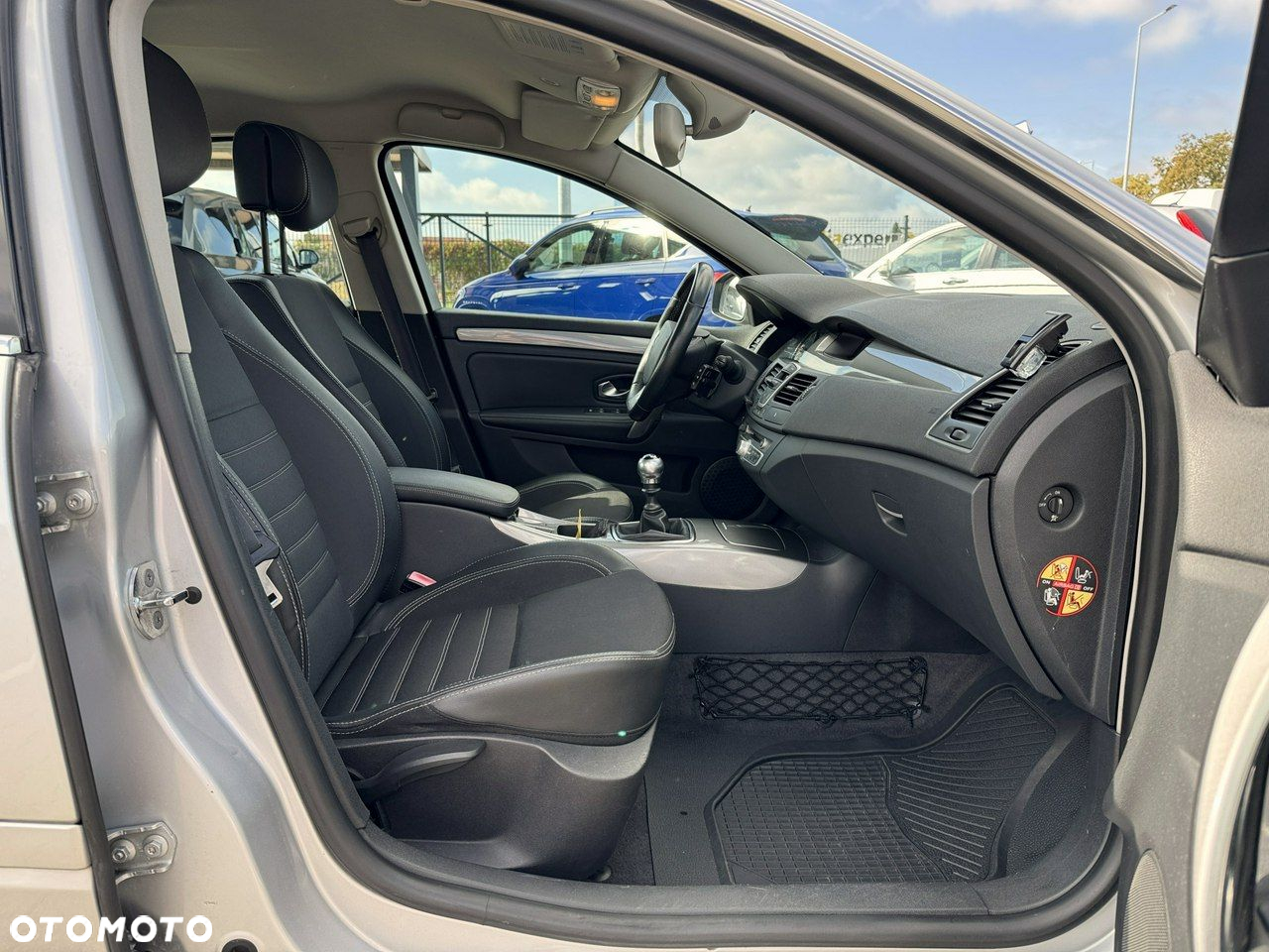 Renault Laguna dCi 110 FAP Limited - 17