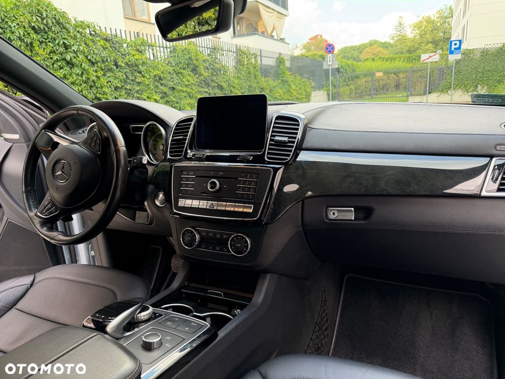 Mercedes-Benz GLE 350 d 4Matic 9G-TRONIC AMG Line - 25