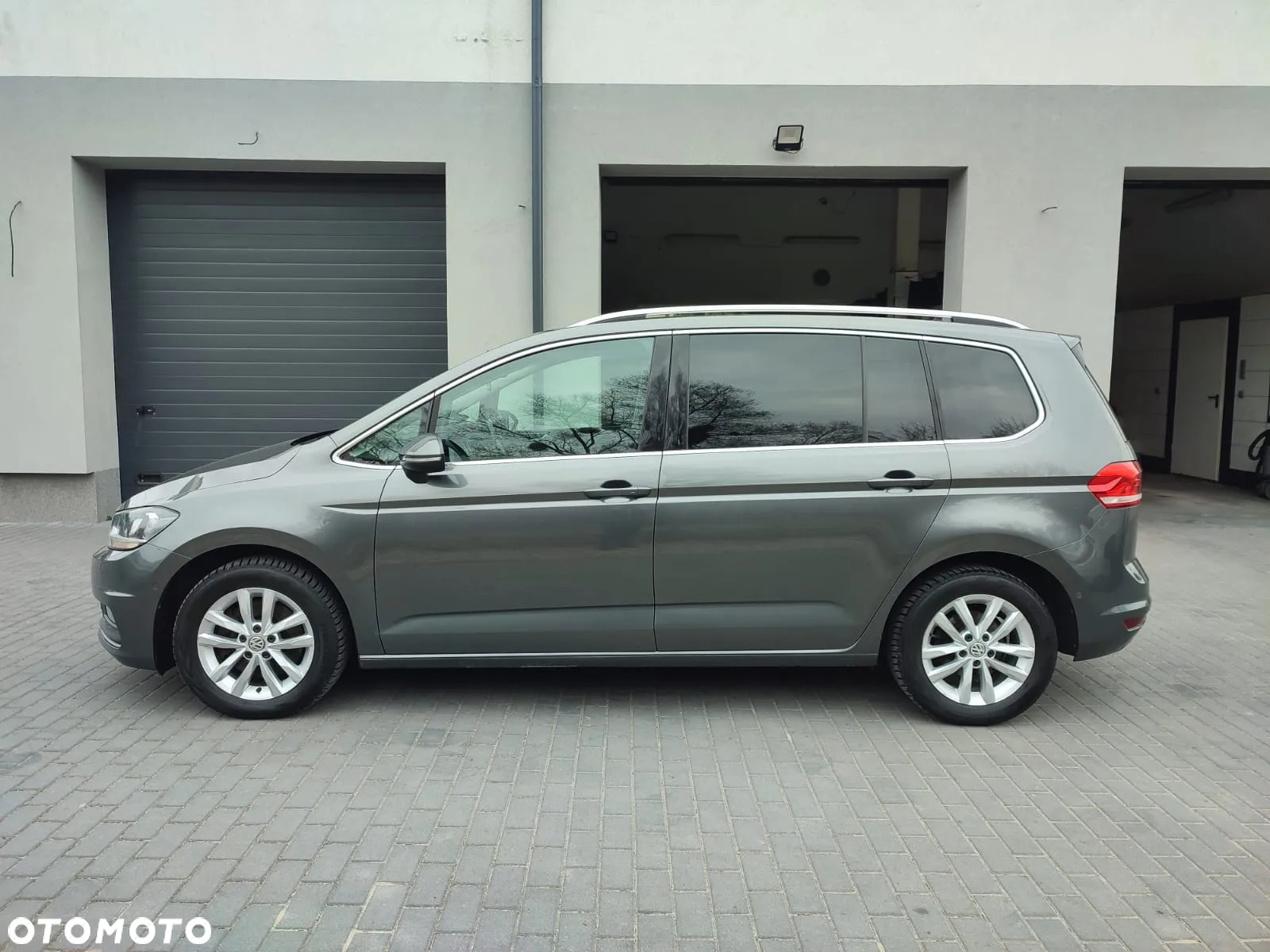 Volkswagen Touran 1.6 TDI SCR (BlueMotion Technology) DSG Comfortline - 4