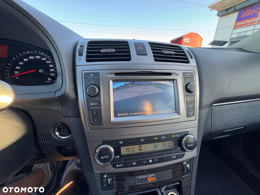 Toyota Avensis 2.2 D-4D Prestige - 14