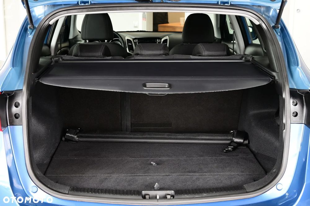 Hyundai i30 blue 1.6 CRDi Trend - 31