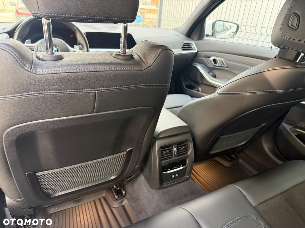 BMW Seria 3 330i M Sport sport - 8