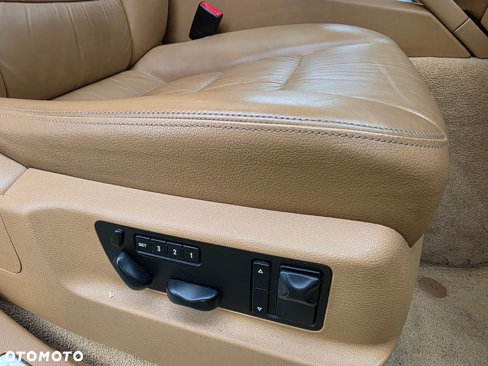 Porsche Cayenne - 35