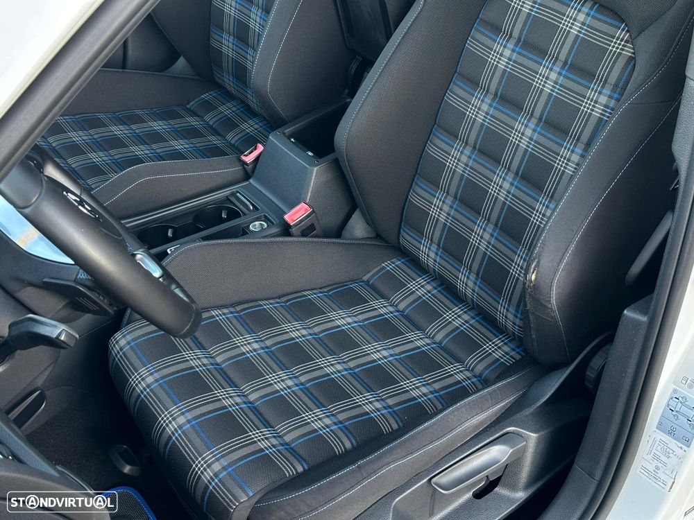 VW Golf 1.4 GTE Plug-in - 26