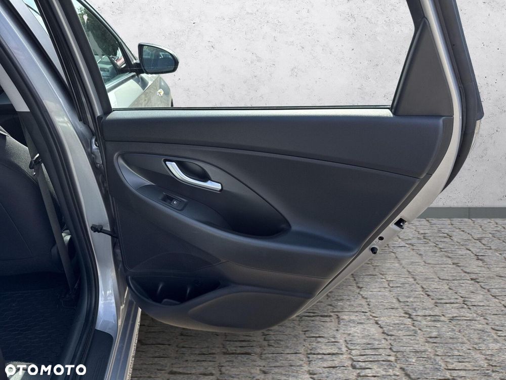 Hyundai i30 1.5 DPI Classic + - 29