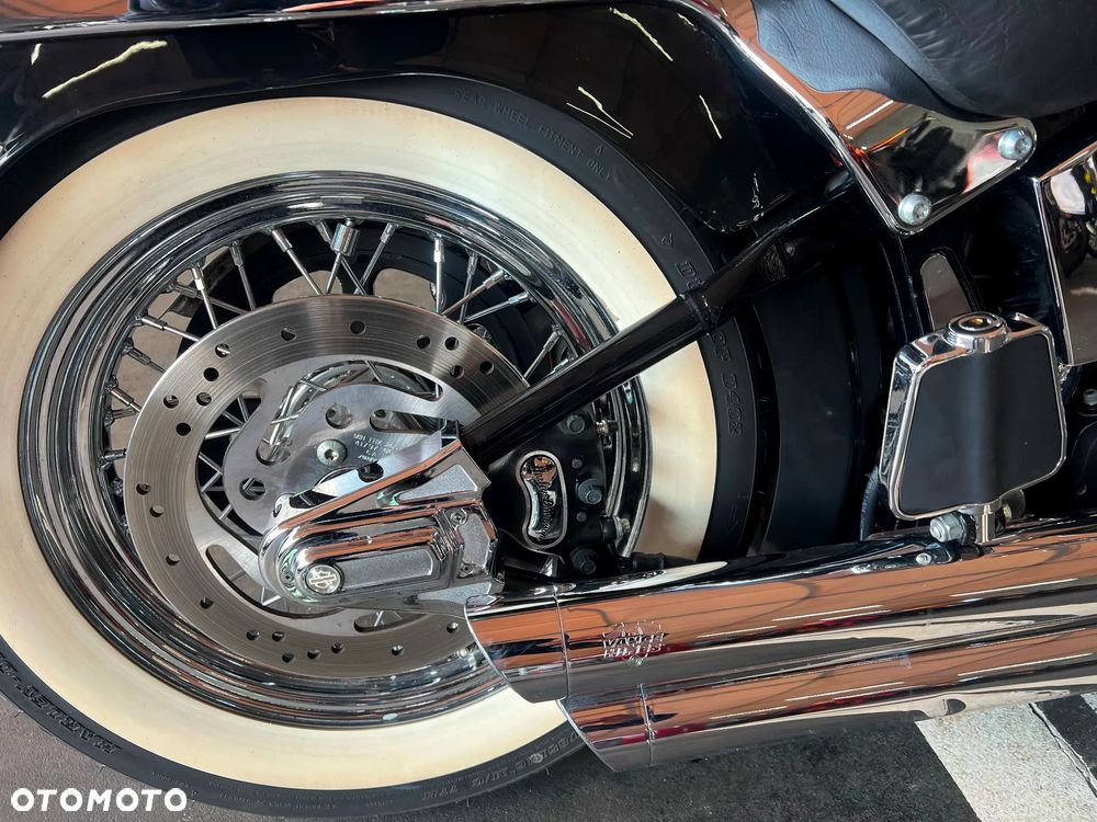 Harley-Davidson Softail Deluxe - 11